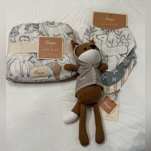 Crane Baby Gift Bundle - 2 swaddles, 3 bibs and fox toy NWT